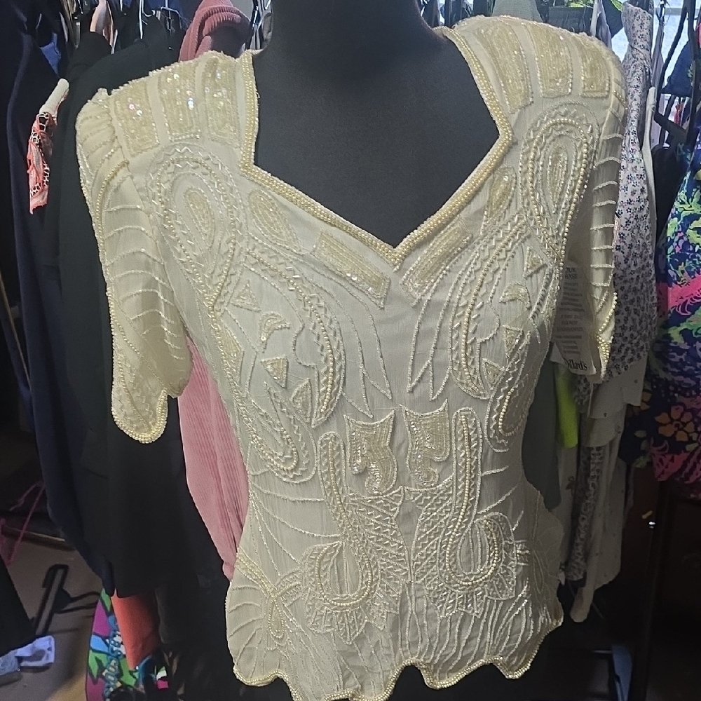 Vintage Chic Cream Embroidered Women's Blouse